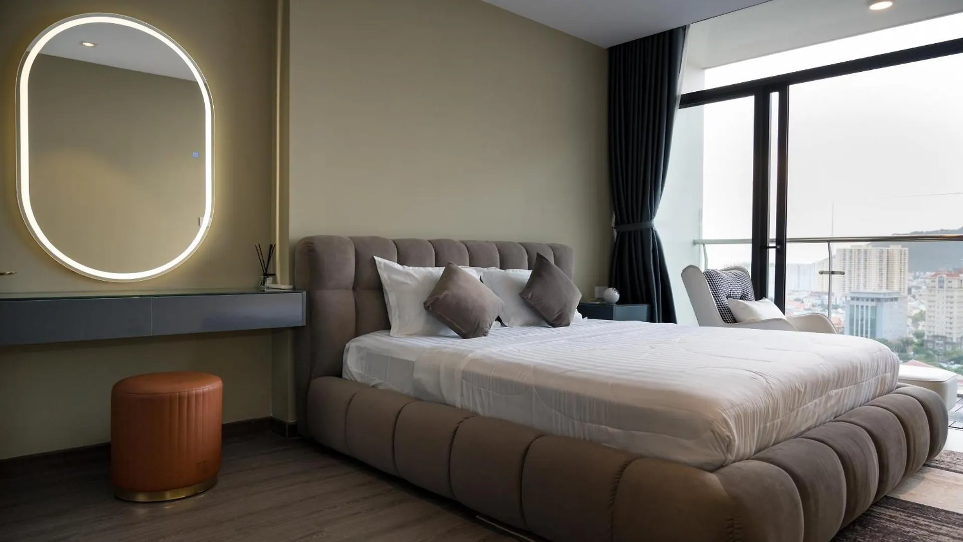 Bearbrick Homestay Near Beach, Csj Tower Apartment Vung Tau 0*,  Vietnam