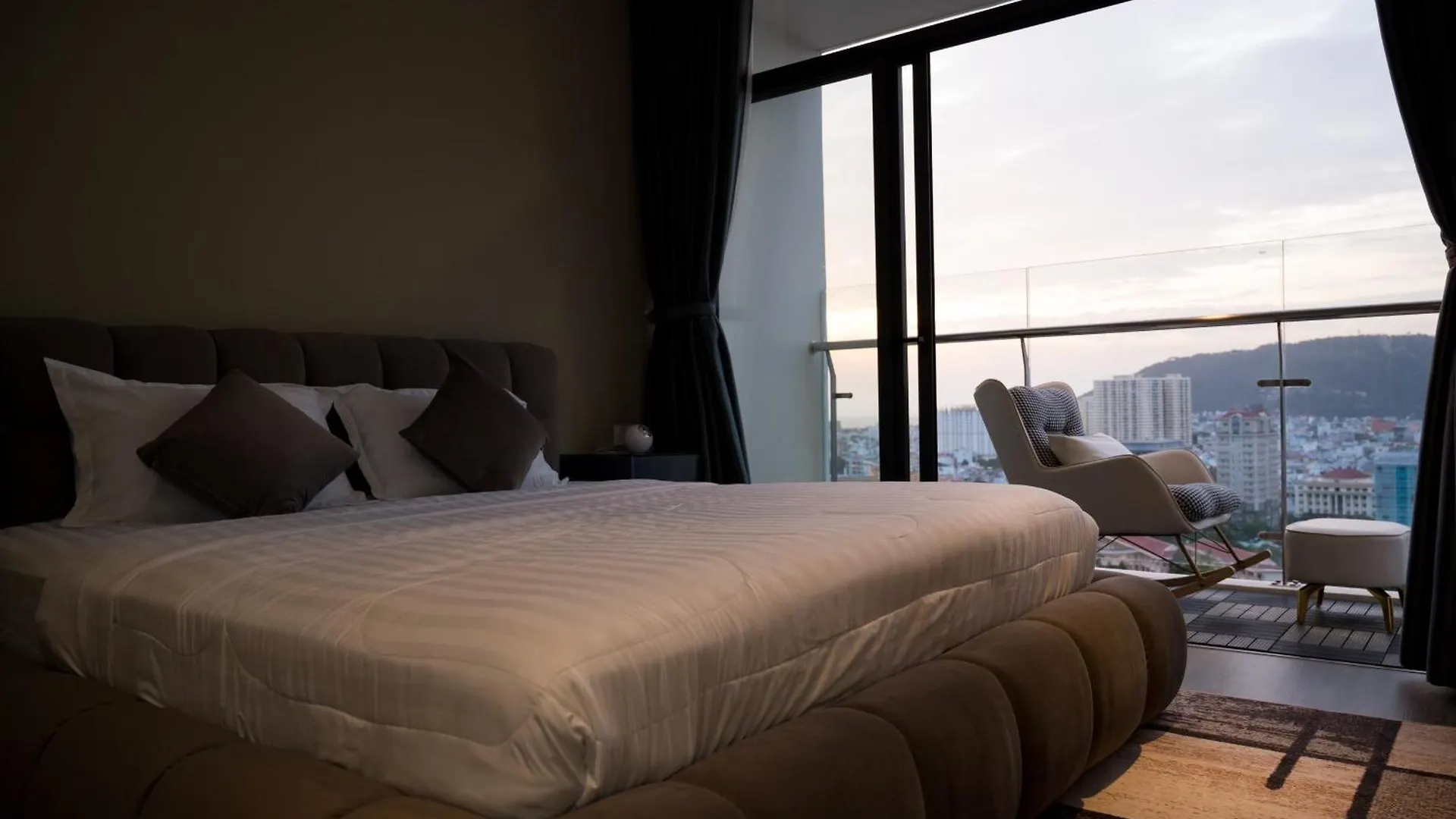 Bearbrick Homestay Near Beach, Csj Tower Apartment Vung Tau
