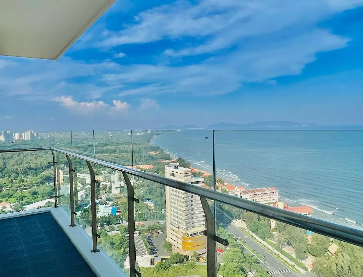 Bearbrick Homestay Near Beach, Csj Tower Apartment Vung Tau